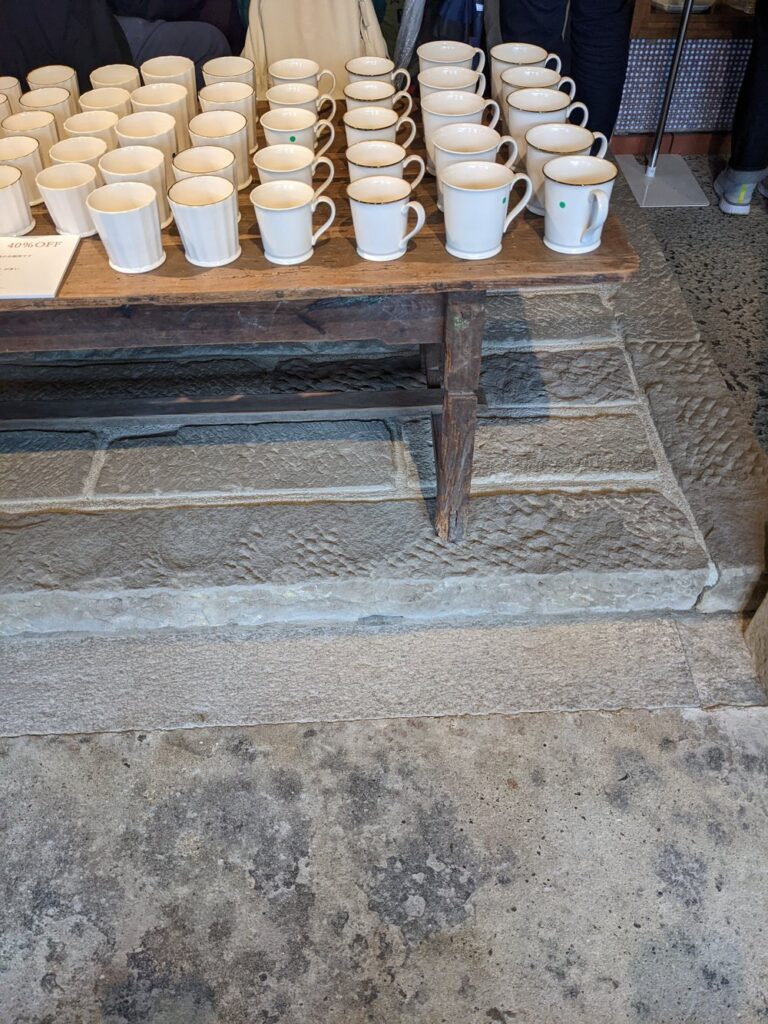 有田陶器市おすすめ窯元の店内
